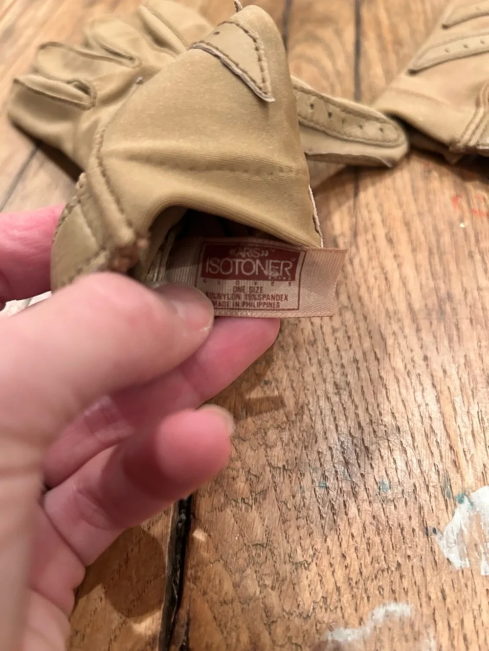 Very Vintage VTG Tan Leather Gloves with Chevron Stitching - Picture 2 of 4